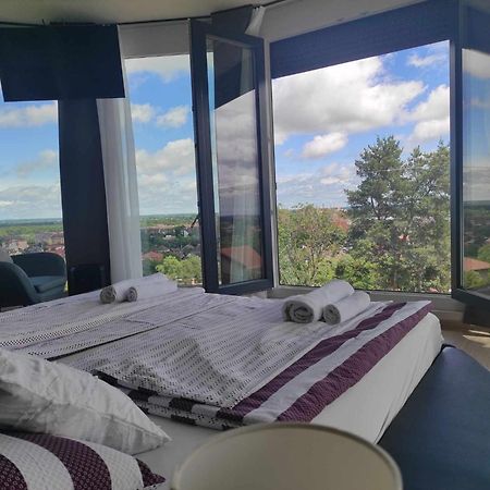 West Panorama Penthouse - Apartment With A Fantastic View Of The City Szombathely Exteriör bild