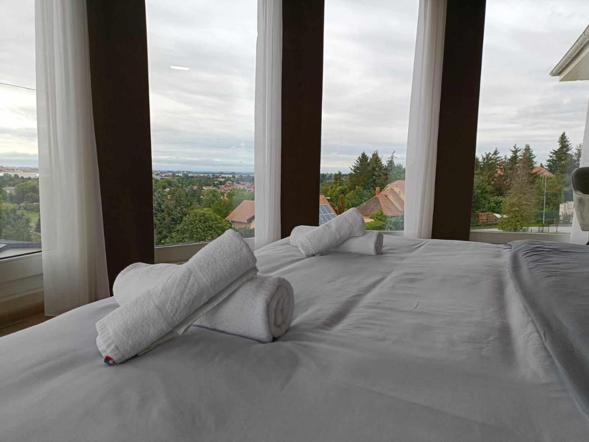 West Panorama Penthouse - Apartment With A Fantastic View Of The City Szombathely Exteriör bild