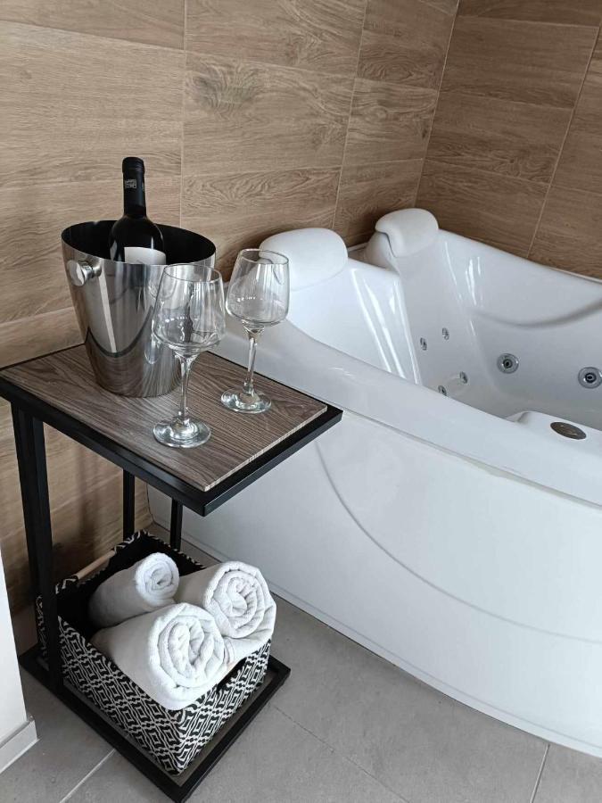 West Panorama Penthouse - Apartment With A Fantastic View Of The City Szombathely Exteriör bild
