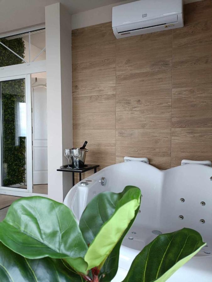 West Panorama Penthouse - Apartment With A Fantastic View Of The City Szombathely Exteriör bild