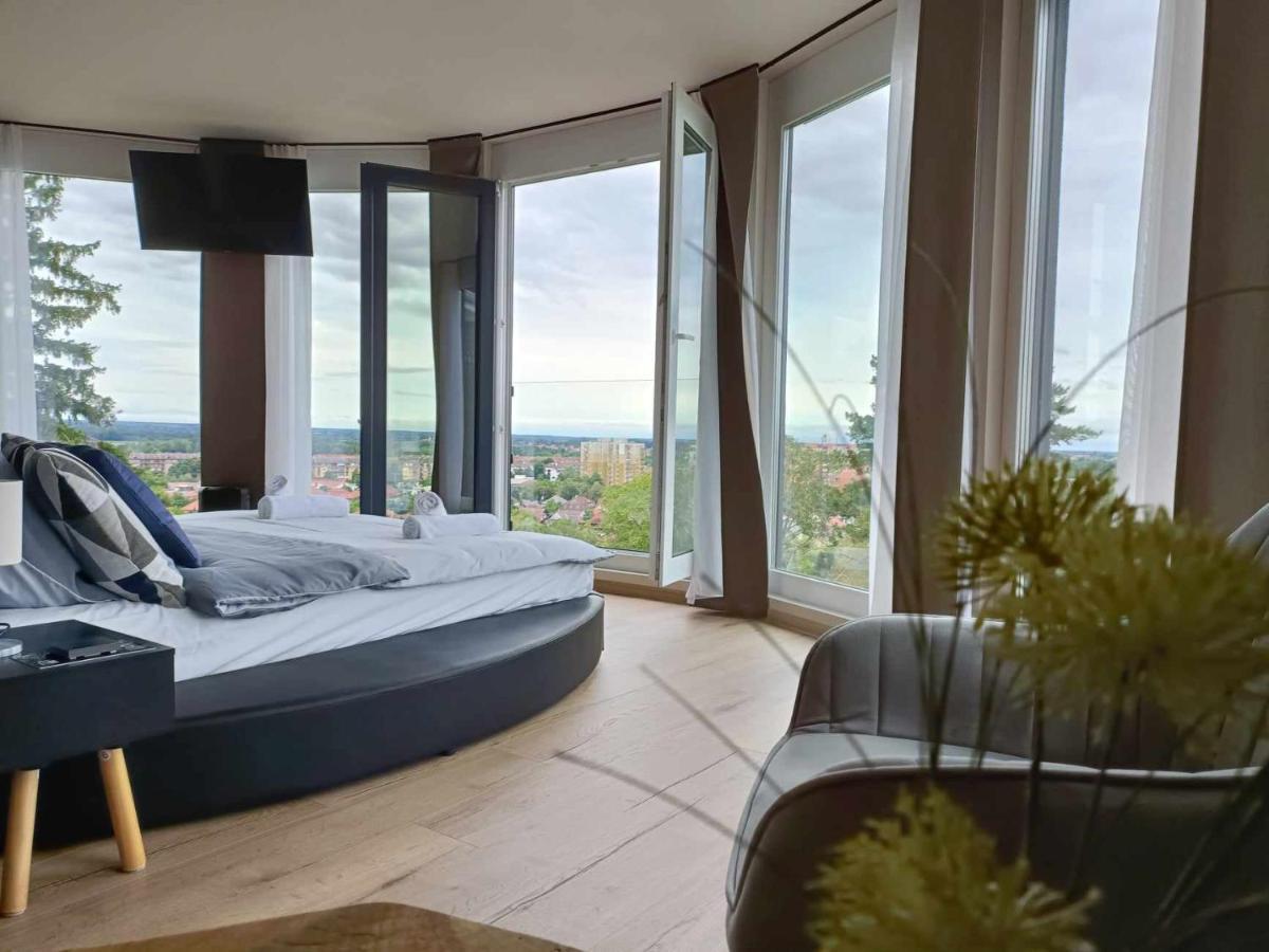 West Panorama Penthouse - Apartment With A Fantastic View Of The City Szombathely Exteriör bild