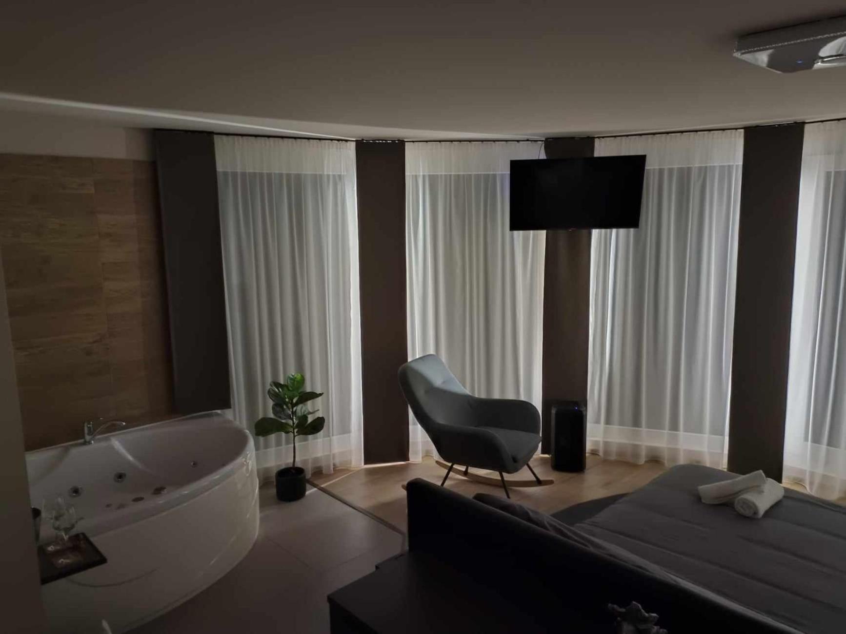 West Panorama Penthouse - Apartment With A Fantastic View Of The City Szombathely Exteriör bild