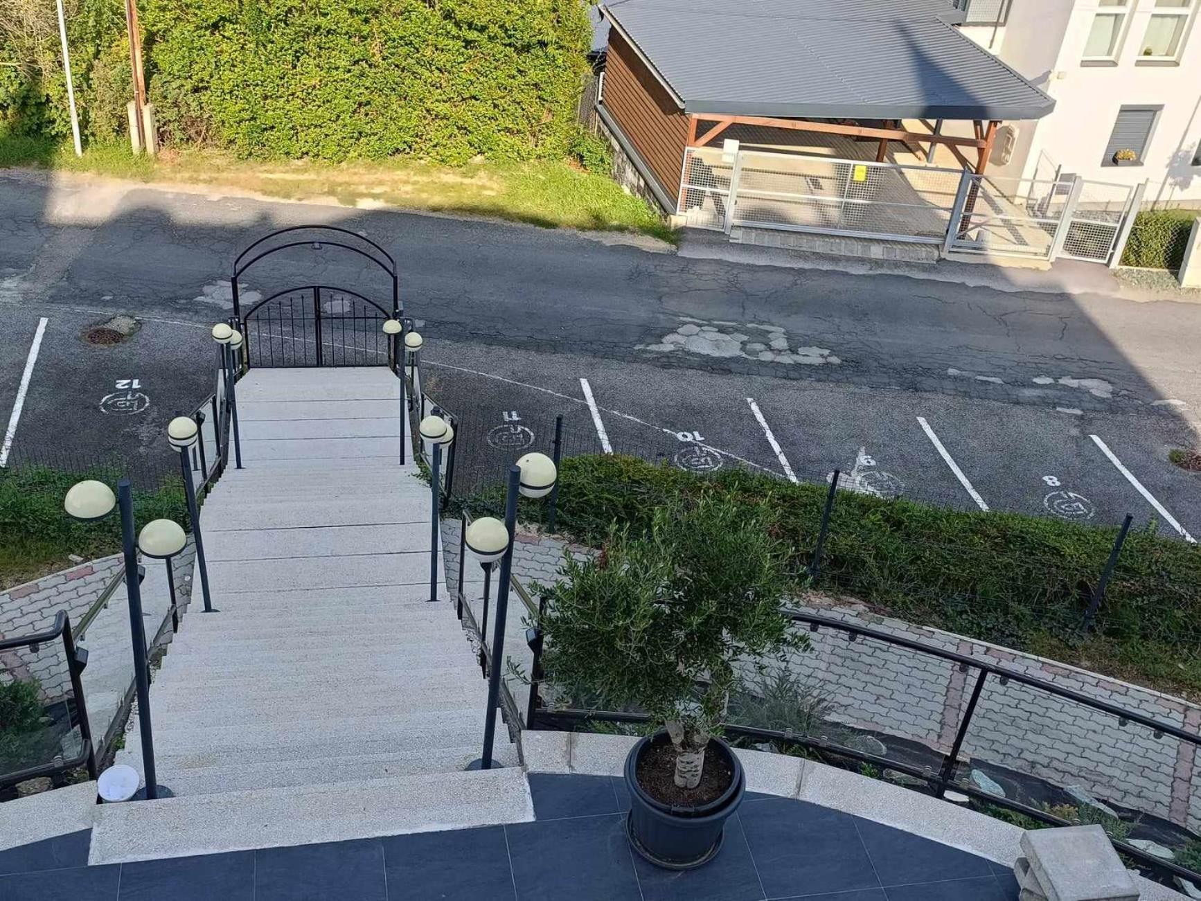West Panorama Penthouse - Apartment With A Fantastic View Of The City Szombathely Exteriör bild